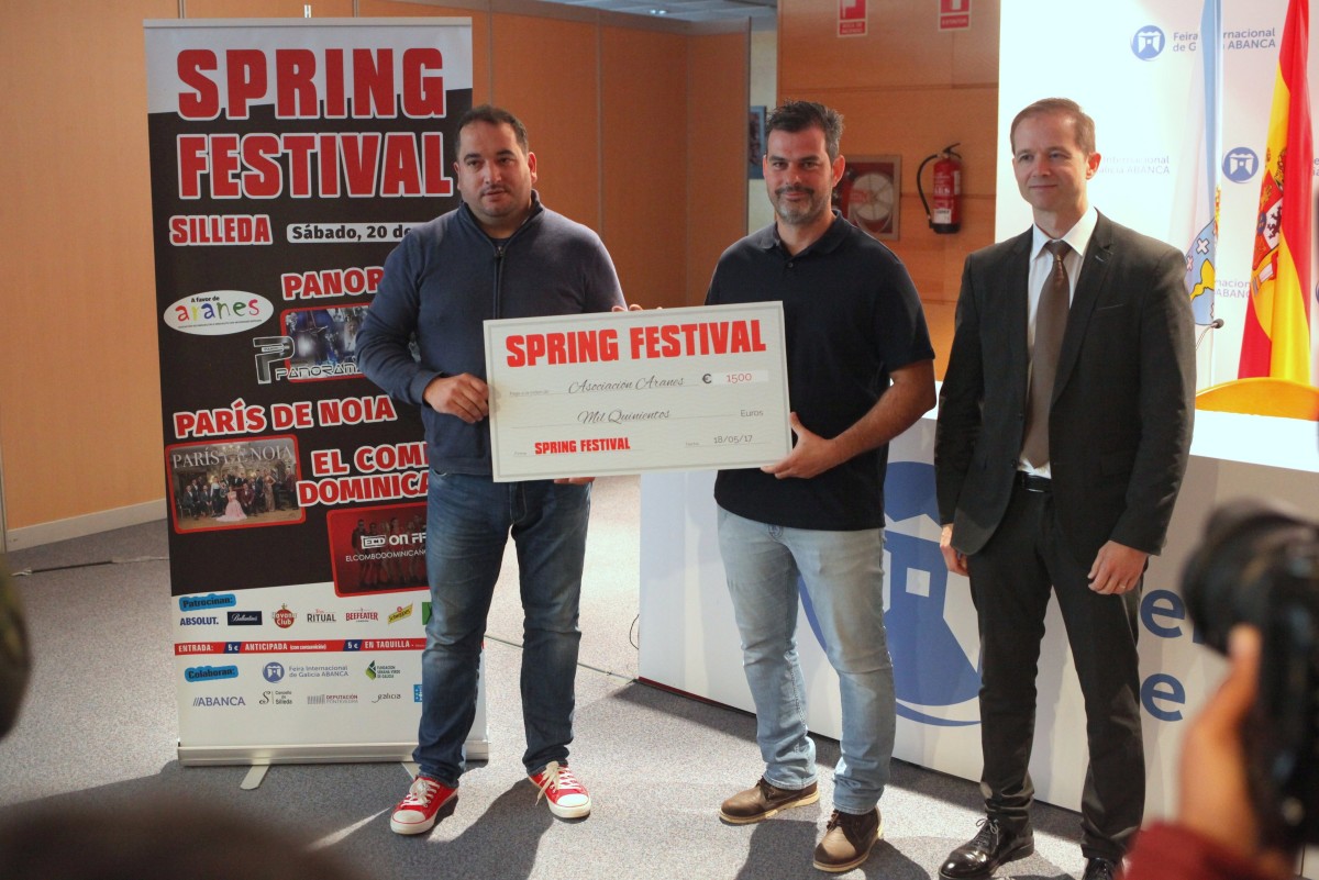 El Spring Festival, en su primera edición solidaria, entrega 1.500 euros a la Asociación Aranes