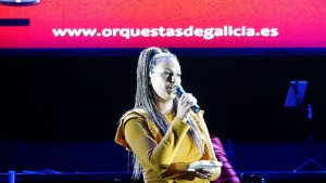 Genma Lareo, compoñente máis popular, recollendo o premio de Orquestas de Galicia DSC02294