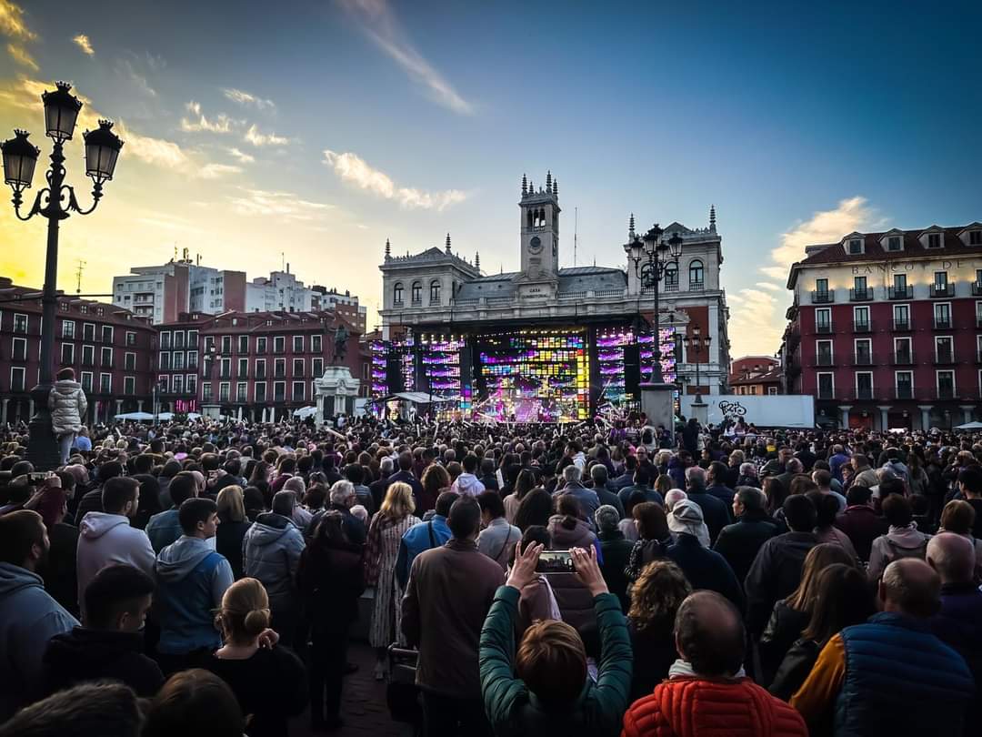 París de Noia impresiona con su espectáculo a miles de personas en Valladolid
